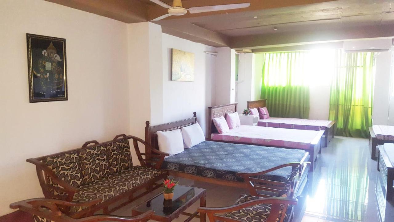 The Beehive Colombo Hotel Exterior photo